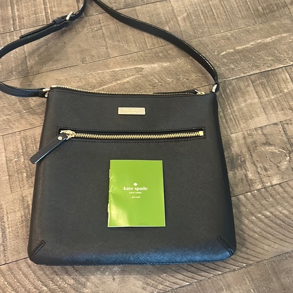 Kate Spade Crossbody! Excellent condition! - Picture 1 of 4